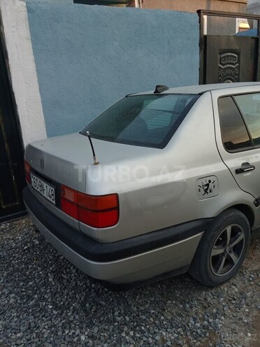 Volkswagen Vento 1993, 258,000 km - 2.0 l - Bakı