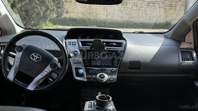 Toyota Prius V 2015, 200,671 km - 1.8 l - Bakı