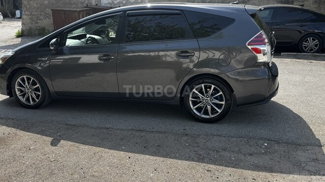 Toyota Prius V 2015, 200,671 km - 1.8 l - Bakı