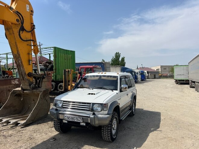 Mitsubishi Pajero 1993, 450,000 km - 2.8 l - Bakı