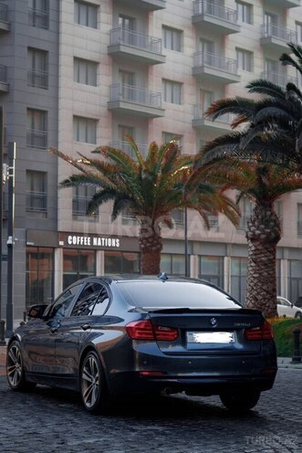 BMW 320-2