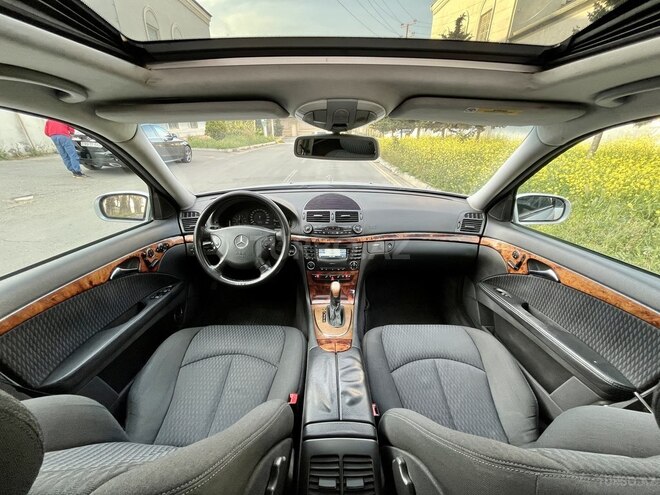 Mercedes E 270 2002, 302,000 km - 2.7 л - Bakı