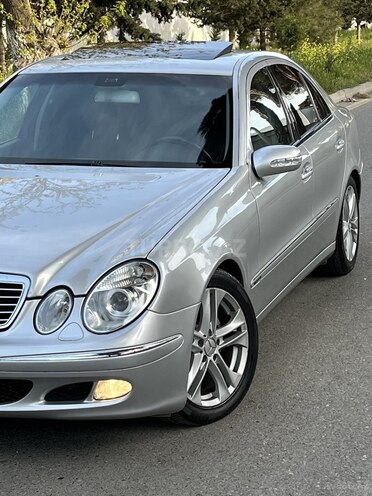 Mercedes E 270 2002, 302,000 km - 2.7 л - Bakı