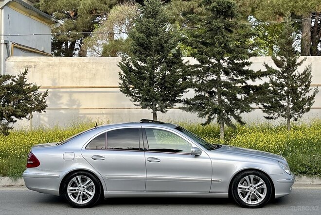 Mercedes E 270 2002, 302,000 km - 2.7 л - Bakı