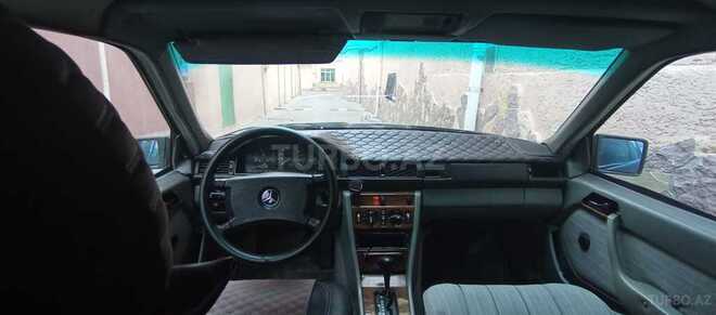 Mercedes E 230 1995, 200,000 km - 2.3 l - Bakı