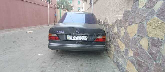 Mercedes E 230 1995, 200,000 km - 2.3 l - Bakı