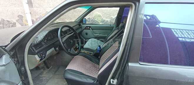 Mercedes E 230 1995, 200,000 km - 2.3 l - Bakı