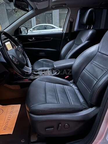 Kia Sorento-8