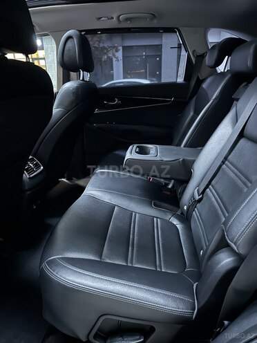 Kia Sorento-13