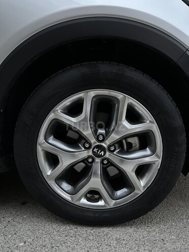 Kia Sorento-19