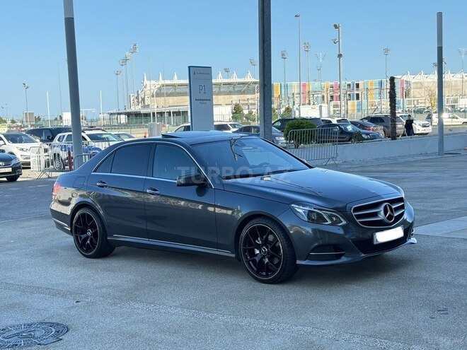 Mercedes E 220 d 2015, 178,900 km - 2.2 л - Bakı