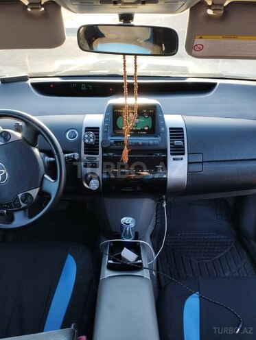 Toyota Prius-4