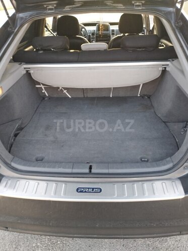 Toyota Prius-8
