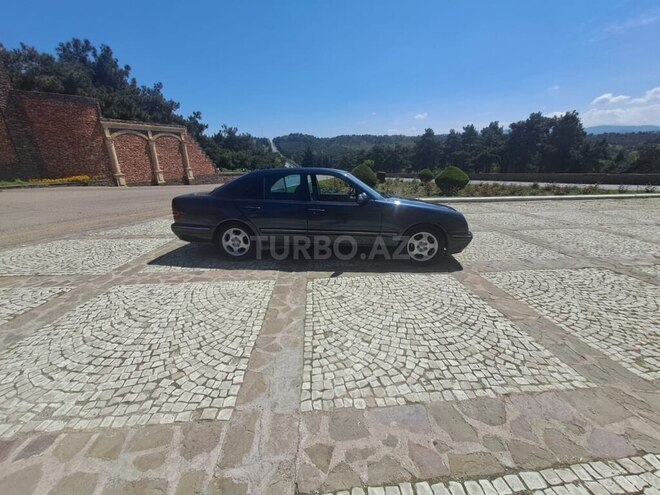 Mercedes E 290 1999, 444,000 km - 2.9 l - Tovuz