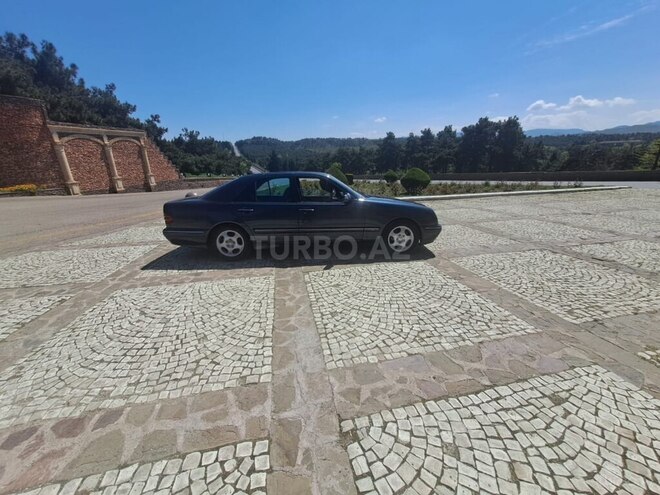 Mercedes E 290 1999, 444,000 km - 2.9 l - Tovuz