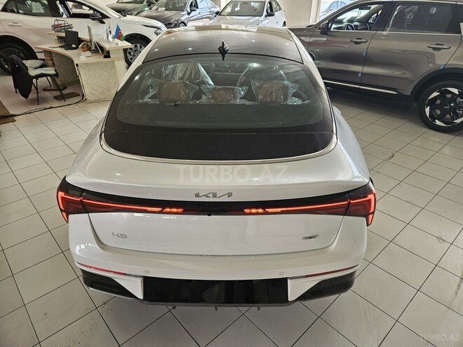 Kia K5-7