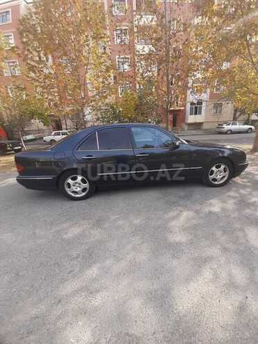 Mercedes E 270 2001, 310,024 km - 2.7 l - Bərdə