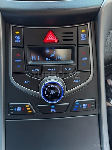 Hyundai Avante 2014, 200,000 km - 1.6 л - Bakı