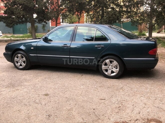 Mercedes E 240 1998, 321,000 km - 2.4 l - Bakı