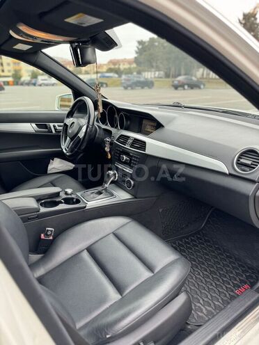 Mercedes C 250-11