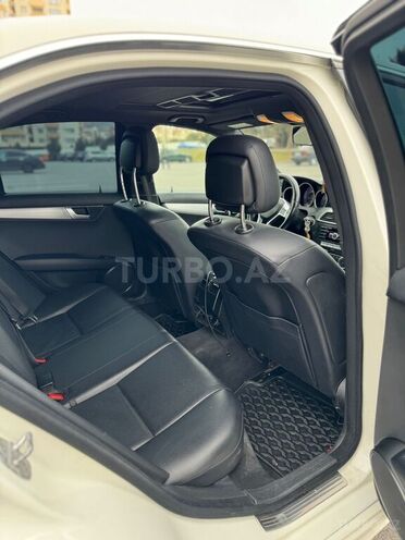 Mercedes C 250-12