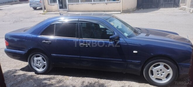 Mercedes E 240 1998, 379,000 km - 2.4 l - Bakı