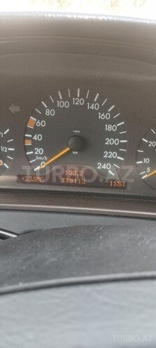 Mercedes E 240 1998, 379,000 km - 2.4 l - Bakı