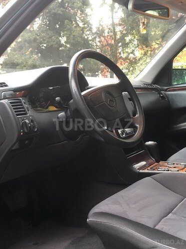 Mercedes E 240 1998, 321,000 km - 2.4 l - Bakı
