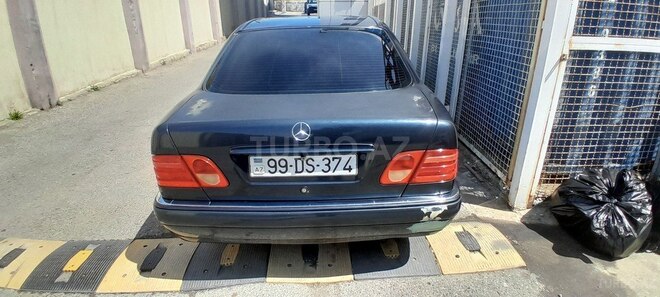 Mercedes E 240 1998, 432,000 km - 2.4 l - Bakı