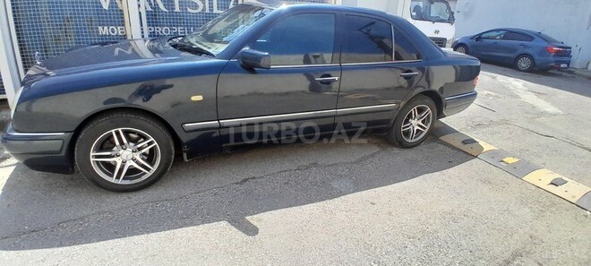 Mercedes E 240 1998, 432,000 km - 2.4 l - Bakı