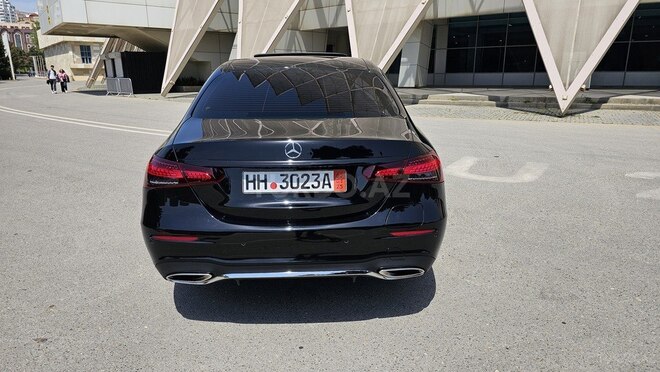 Mercedes E 300 de-5