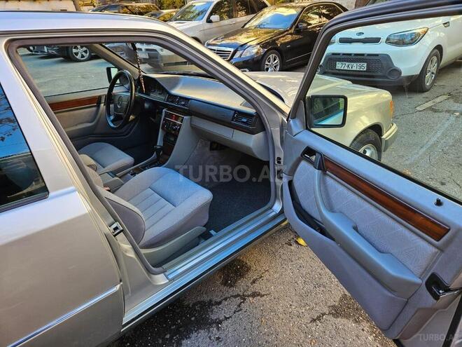 Mercedes E 220 1995, 334,000 km - 2.2 l - Bakı
