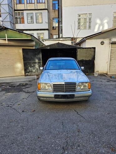 Mercedes E 220 1995, 334,000 km - 2.2 l - Bakı