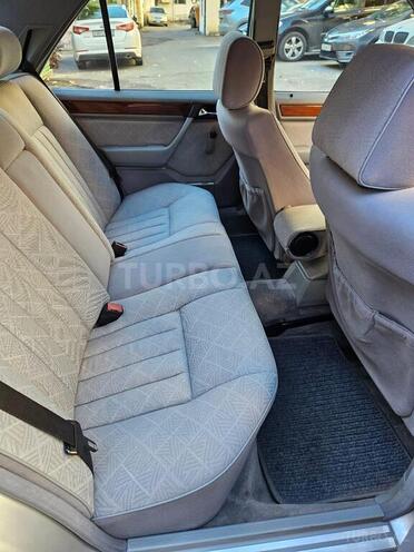 Mercedes E 220 1995, 334,000 km - 2.2 l - Bakı