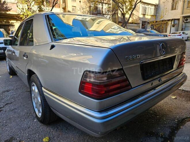 Mercedes E 220 1995, 334,000 km - 2.2 l - Bakı