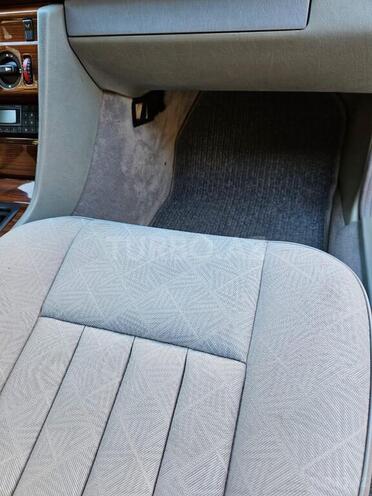 Mercedes E 220 1995, 334,000 km - 2.2 l - Bakı
