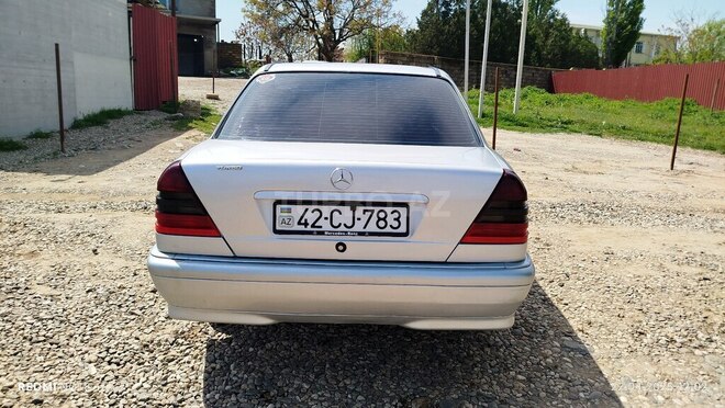 Mercedes C 180 1997, 415,128 km - 1.8 l - Qusar