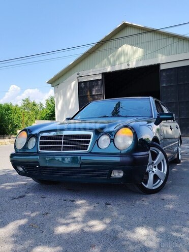 Mercedes E 200 1996, 333,330 km - 2.0 l - Qəbələ