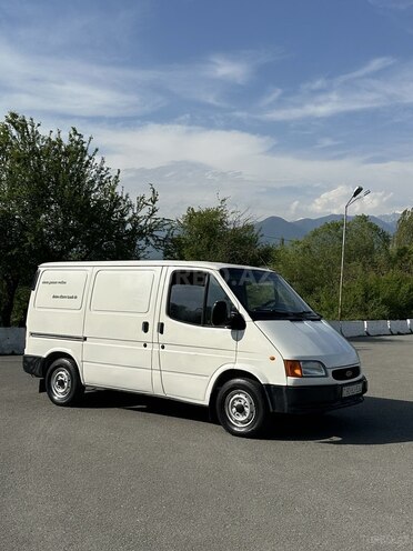Ford Transit-5