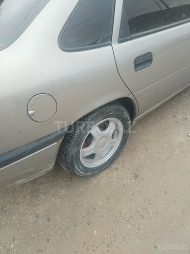 Opel Vectra 1993, 200,000 km - 2.0 l - Bakı