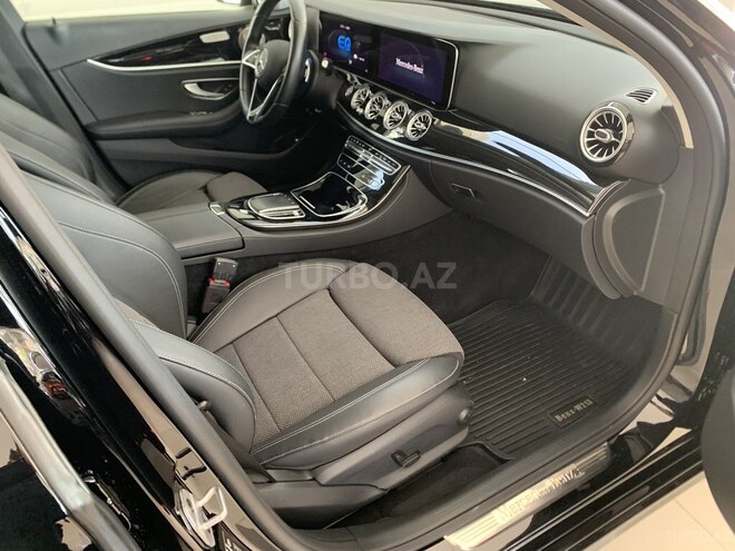 Mercedes E 300 de-29