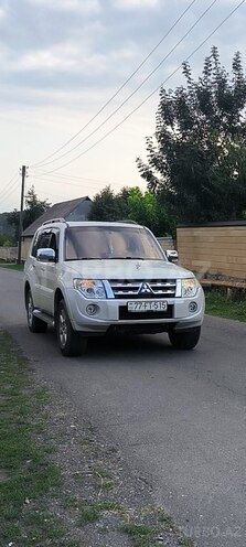 Mitsubishi Pajero-2