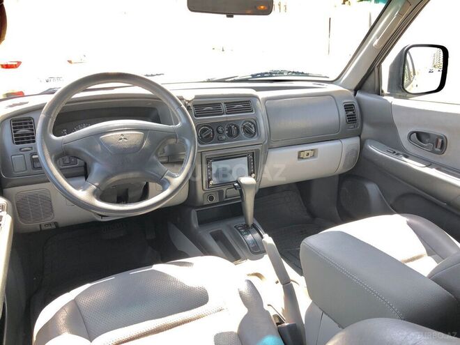 Mitsubishi Montero Sport-3