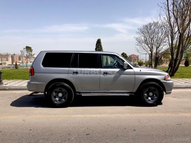 Mitsubishi Montero Sport-4