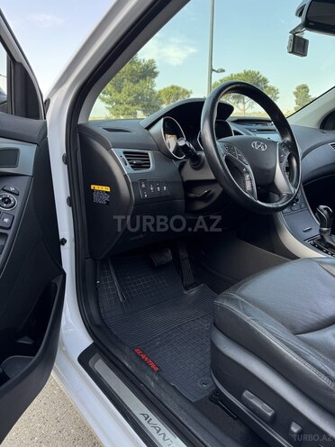 Hyundai Avante 2015, 174,800 km - 1.6 l - Bakı