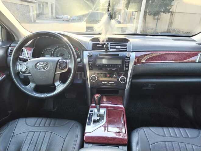 Toyota Camry 2011, 220,000 km - 2.5 л - Ucar