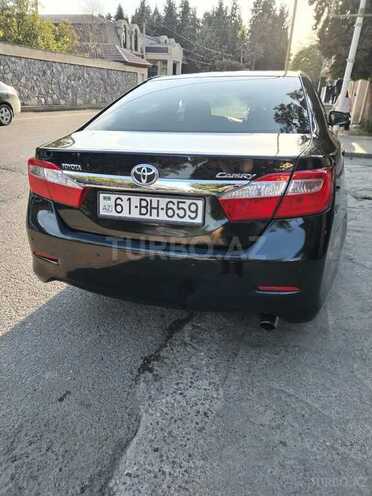Toyota Camry 2011, 220,000 km - 2.5 л - Ucar