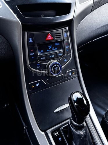 Hyundai Avante 2015, 227,000 km - 1.6 l - Bakı