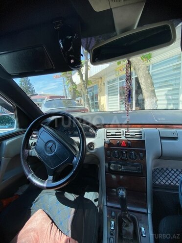 Mercedes E 200 d 1997, 65,000 km - 2.0 l - Balakən