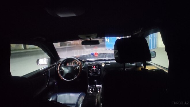 Mercedes E 220 d 2000, 378,000 km - 2.2 л - Bakı